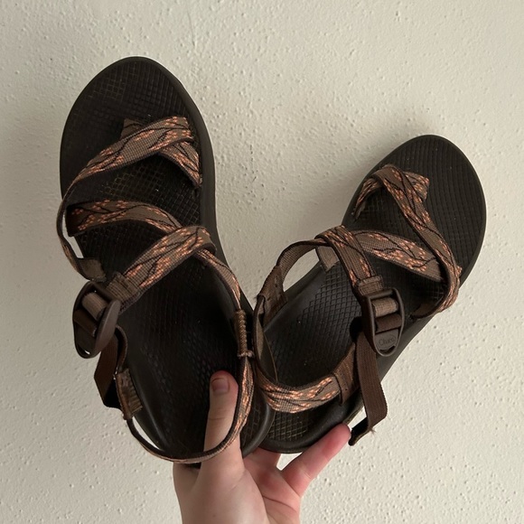 Chaco Shoes - Chaco’s Brown Thick Single Toe Strap Cherry Blossom Sandals Size 10
